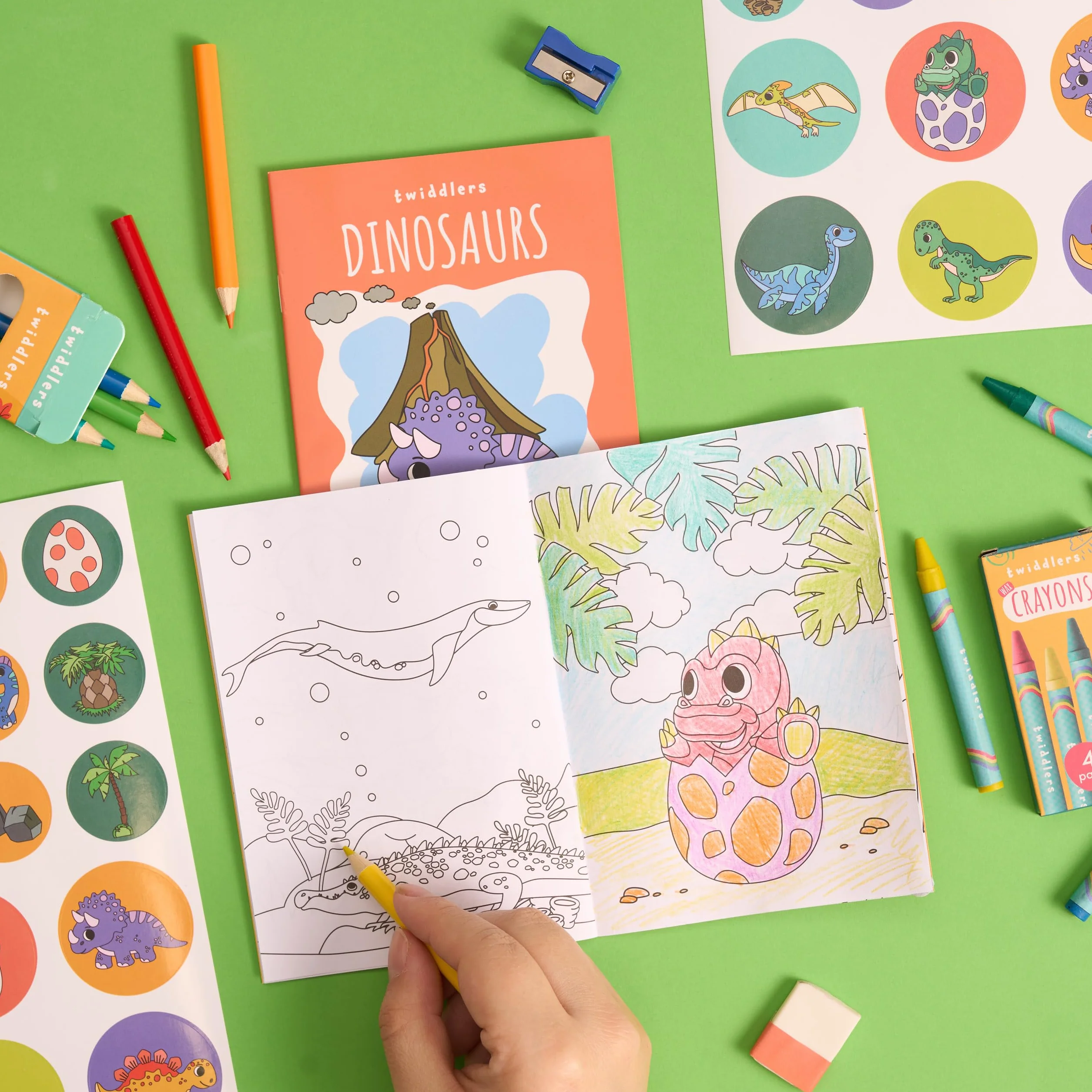 THE TWIDDLERS 36 Mini Libros para Colorear para Bolsas de Fiesta, con Pegatinas - Tema de Dinosaurios, A6 Mini Libros para Niños, Edad 4-8, Pequeños Libros para Colorear para Bolsas de Fiesta